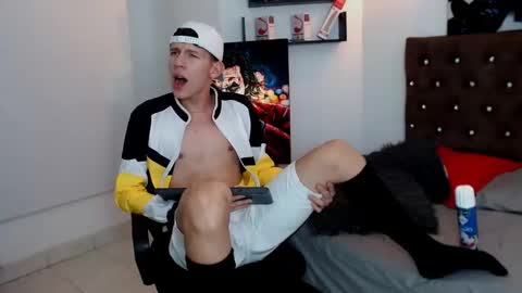 flowers109 online show from 10, 1, 2025