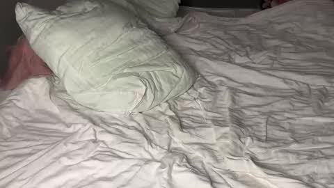 fluffy_bunnyxxx online show from 18, 10, 2025