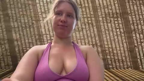 fluffy_bunnyxxx online show from 15, 4, 2026