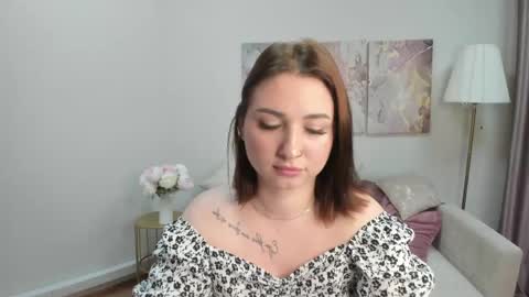 Snapshot of flufyfoxx chatting on 4, 6, 2026 Lina online show from 4, 6, 2026
