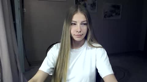 Molli  Ready for any play with you. Hottest show in pvt  Help a student earn big tokens  online show from 22, 9, 2025