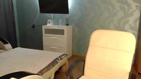 Molli  Ready for any play with you. Hottest show in pvt  Help a student earn big tokens  online show from 20, 4, 2026