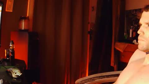 Snapshot of followthewhiterabbittail chatting on 28, 10, 2025 Have fun remembering u online show from 28, 10, 2025