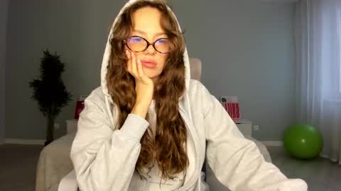 Kira online show from 15, 9, 2025