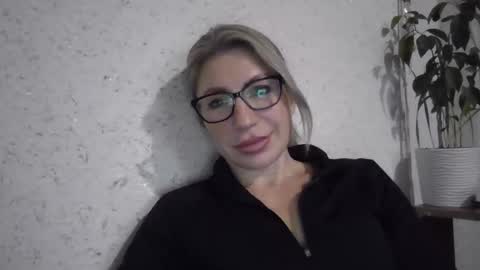 fox_red_lady7 online show from 20, 12, 2025