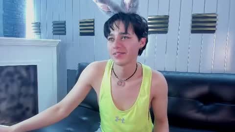Snapshot of fox_white_ chatting on 16, 7, 2026 . FOX WHITE . online show from 16, 7, 2026