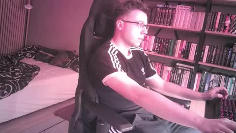 Snapshot of foxking4u chatting on 2, 11, 2025 Adrian online show from 2, 11, 2025