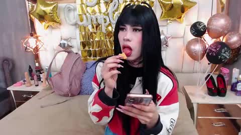 Foxxy  online show from 10, 10, 2025