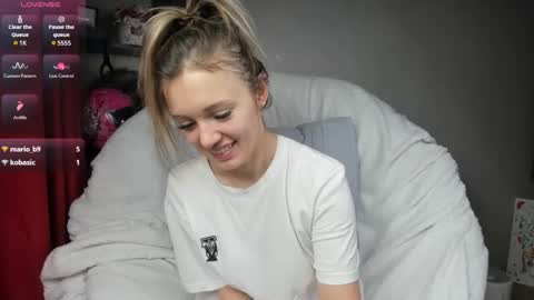 Foxy online show from 22, 2, 2025