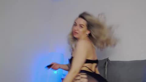 Foxy Kimmi online show from 27, 3, 2026