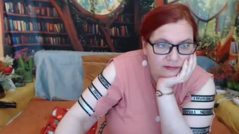 Snapshot of foxydesiree chatting on 20, 6, 2026 foxydesiree online show from 20, 6, 2026