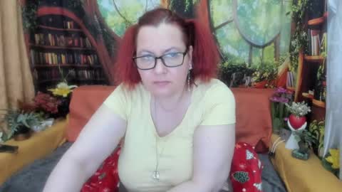 Snapshot of foxydesiree chatting on 10, 7, 2026 foxydesiree online show from 10, 7, 2026