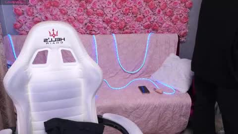 Maya online show from 13, 4, 2026