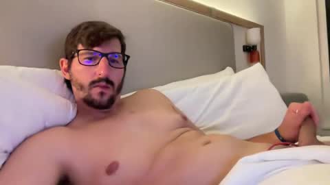 Snapshot of fp004 chatting on 22, 10, 2025 fp004 online show from 22, 10, 2025