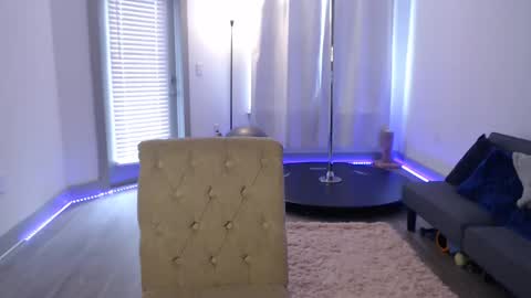 Snapshot of fragilemasochist chatting on 25, 2, 2025 Angel online show from 25, 2, 2025