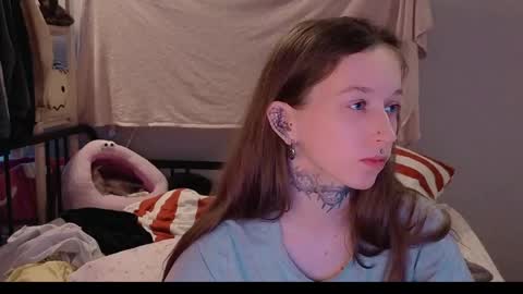 Snapshot of fran_bow chatting on 4, 5, 2026 fran_bow online show from 4, 5, 2026