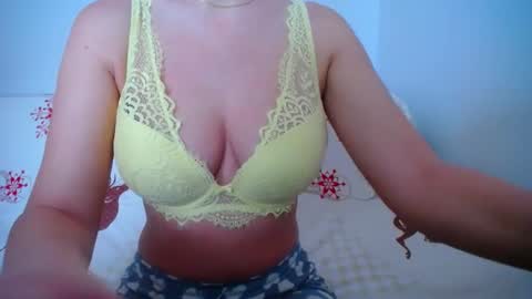 Snapshot of franceskcaa chatting on 3, 1, 2025 franceskcaa online show from 3, 1, 2025