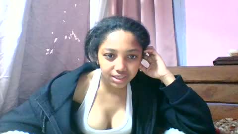 Snapshot of francia333068 chatting on 6, 7, 2026 francia333068 online show from 6, 7, 2026