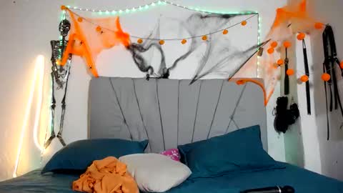 francihot4 online show from 29, 10, 2025