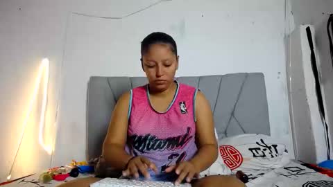 francihot4 online show from 1, 2, 2026