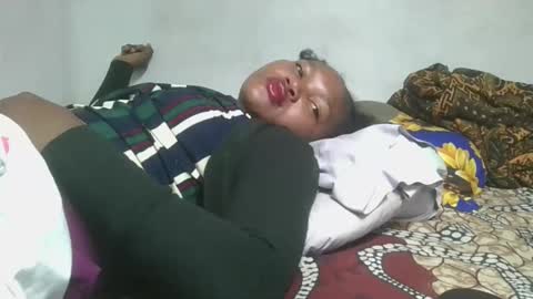 Snapshot of franckamby chatting on 28, 11, 2025 franckamby online show from 28, 11, 2025