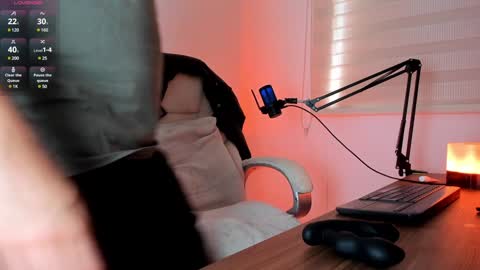 Snapshot of francodelacruz chatting on 1, 2, 2025 Francum online show from 1, 2, 2025