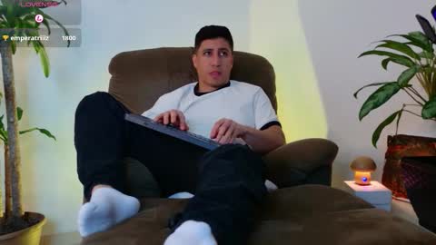 Snapshot of francodelacruz chatting on 13, 10, 2025 Francum online show from 13, 10, 2025