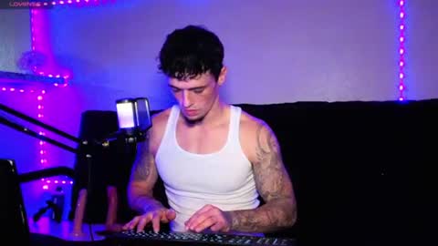 Snapshot of frankoafterdark chatting on 4, 11, 2025 Franco online show from 4, 11, 2025