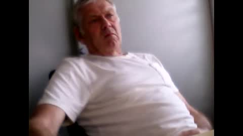 Snapshot of frannkboy61 chatting on 29, 5, 2026 frannkboy61 online show from 29, 5, 2026