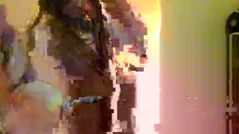 Snapshot of freaktwink420 chatting on 5, 11, 2025 Squirrel twink online show from 5, 11, 2025