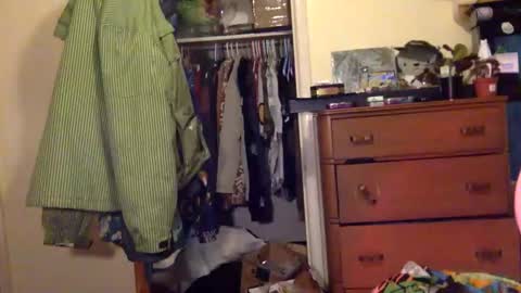 Squirrel twink online show from 22, 3, 2026