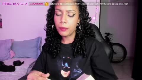 Lia Gomez online show from 25, 2, 2025
