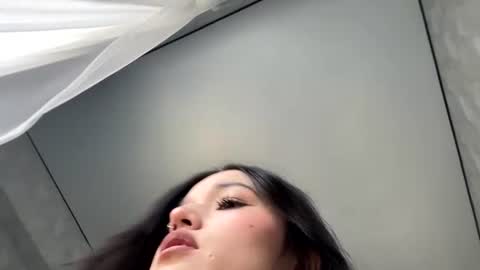 Mia online show from 12, 6, 2026