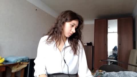 Mia online show from 18, 10, 2025