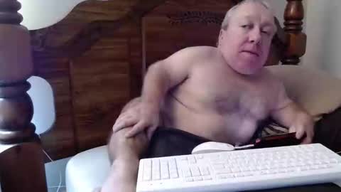 Cute Lil Man online show from 29, 11, 2025