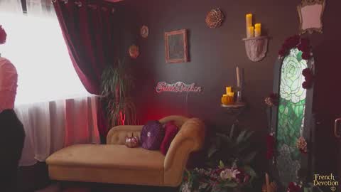 Louise or Lou 3 online show from 23, 10, 2025