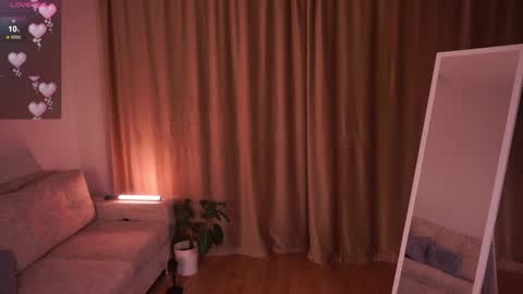 Snapshot of french_eyes chatting on 12, 3, 2025 Emmy online show from 12, 3, 2025