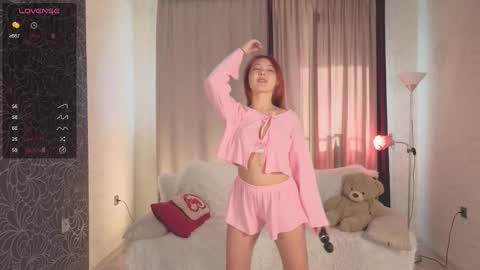 Snapshot of french_eyes chatting on 12, 9, 2025 Emmy online show from 12, 9, 2025