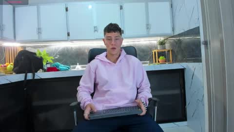 Xavier online show from 14, 4, 2026