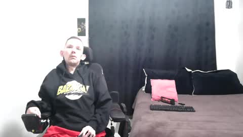 Thomas y Sophia online show from 1, 1, 2025