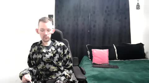 Thomas y Sophia online show from 9, 3, 2025