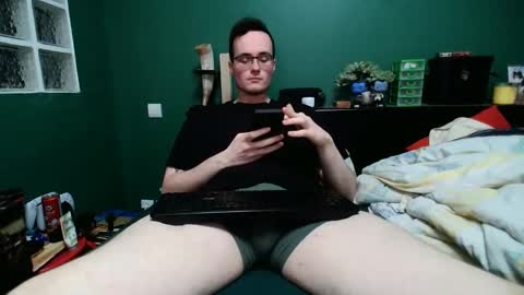 Snapshot of frenchyian chatting on 5, 11, 2025 Ian online show from 5, 11, 2025