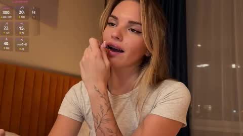 Snapshot of frenzyfoxs chatting on 27, 10, 2025 Jason and Sonya online show from 27, 10, 2025