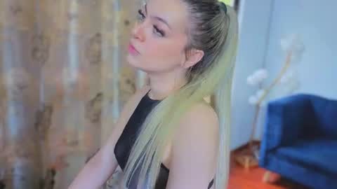 fresita_pink_ online show from 23, 7, 2026