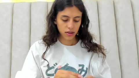 FreyaMoller  online show from 14, 4, 2026