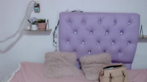 Snapshot of freyja_01 chatting on 15, 10, 2025 Freyja online show from 15, 10, 2025