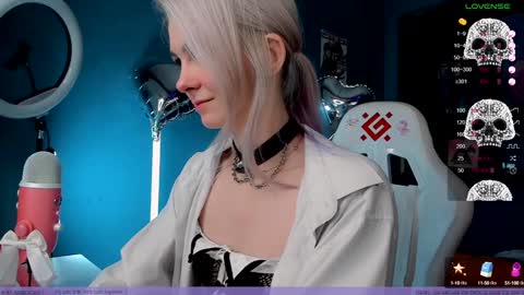 Snapshot of frida_fortune chatting on 28, 1, 2025 Frida A boost to fortune for the one who gives a thumbs up and a bonus lucky for those who support me by joining the fanclub online show from 28, 1, 2025