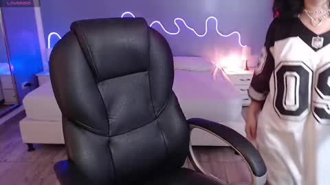 frida_lassi_ online show from 14, 2, 2025