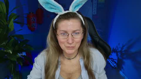 Frida Tander online show from 30, 12, 2024