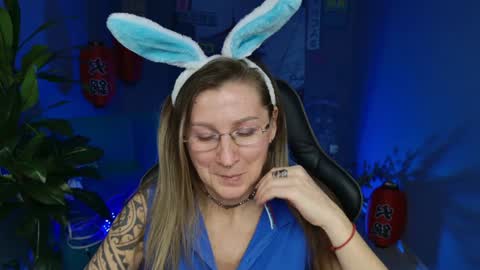 Frida Tander online show from 31, 12, 2024